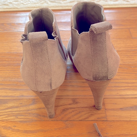 BcbgMaxazria platform suede booties in size 10 - Picture 5 of 6